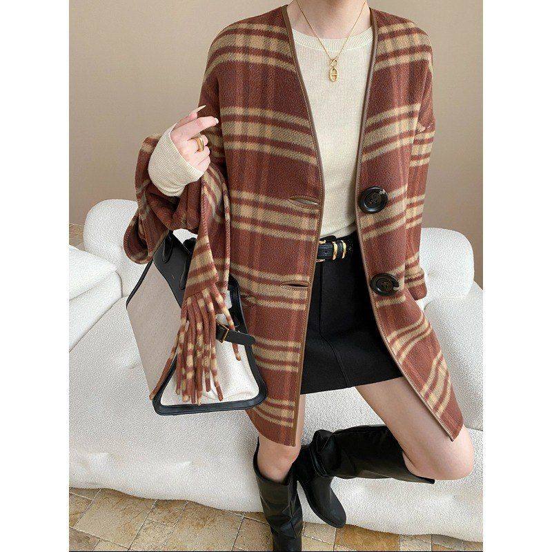 司南送围巾英伦风大圆扣格纹氛围