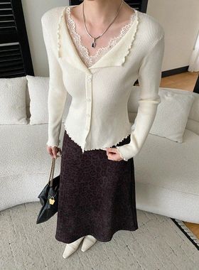 司南 温柔氛围 假两件蕾丝拼接木耳边翻领修身针织衫毛衣 SN8288