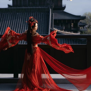 汉服新款[曼珠沙华]本草纲目红色南北朝拖尾重工刺绣婚服汉服