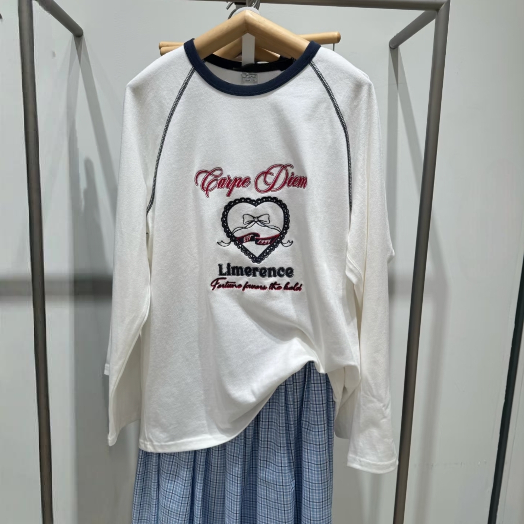 VM NY NB UR2025冬新款时尚百搭休闲风撞色插肩袖长袖T恤上衣女潮