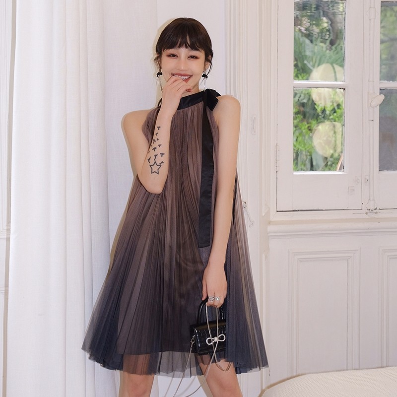 【折】设计师GUO JINGYI 新款咖色渐变百褶纱连衣裙A字无袖