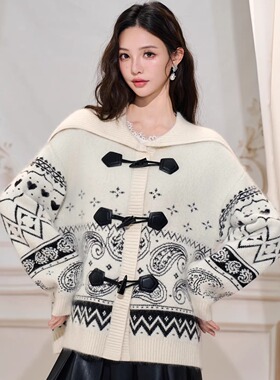 Three Quarters 25AW 白色兔毛腰果花翻领开衫毛衣