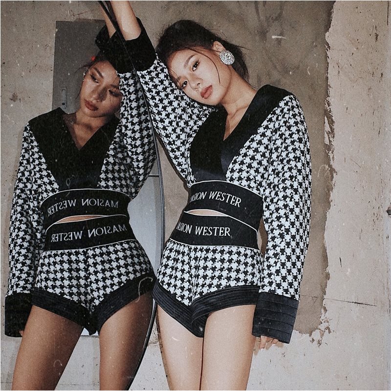 【折】Masion Wester新款黑白千鸟格短款字母蝙蝠袖上衣高腰短裤
