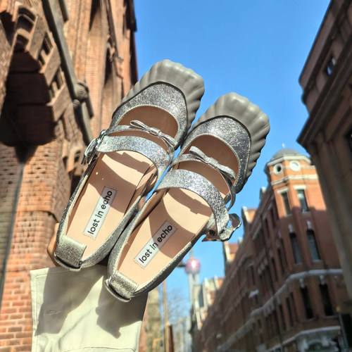 【张元英同款】lost in echo24新款方头双扣带蝴蝶结银色芭蕾舞鞋