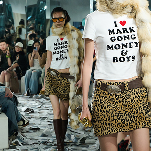 T恤 MARKGONG 短袖 白色slogan修身 豹纹半裙短裙 25AW新款