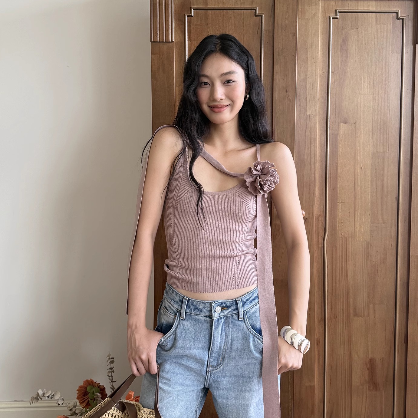 【折】CNLEEWEI 立体花飘带搬针亮丝毛织背心 低腰牛仔裤休闲长裤