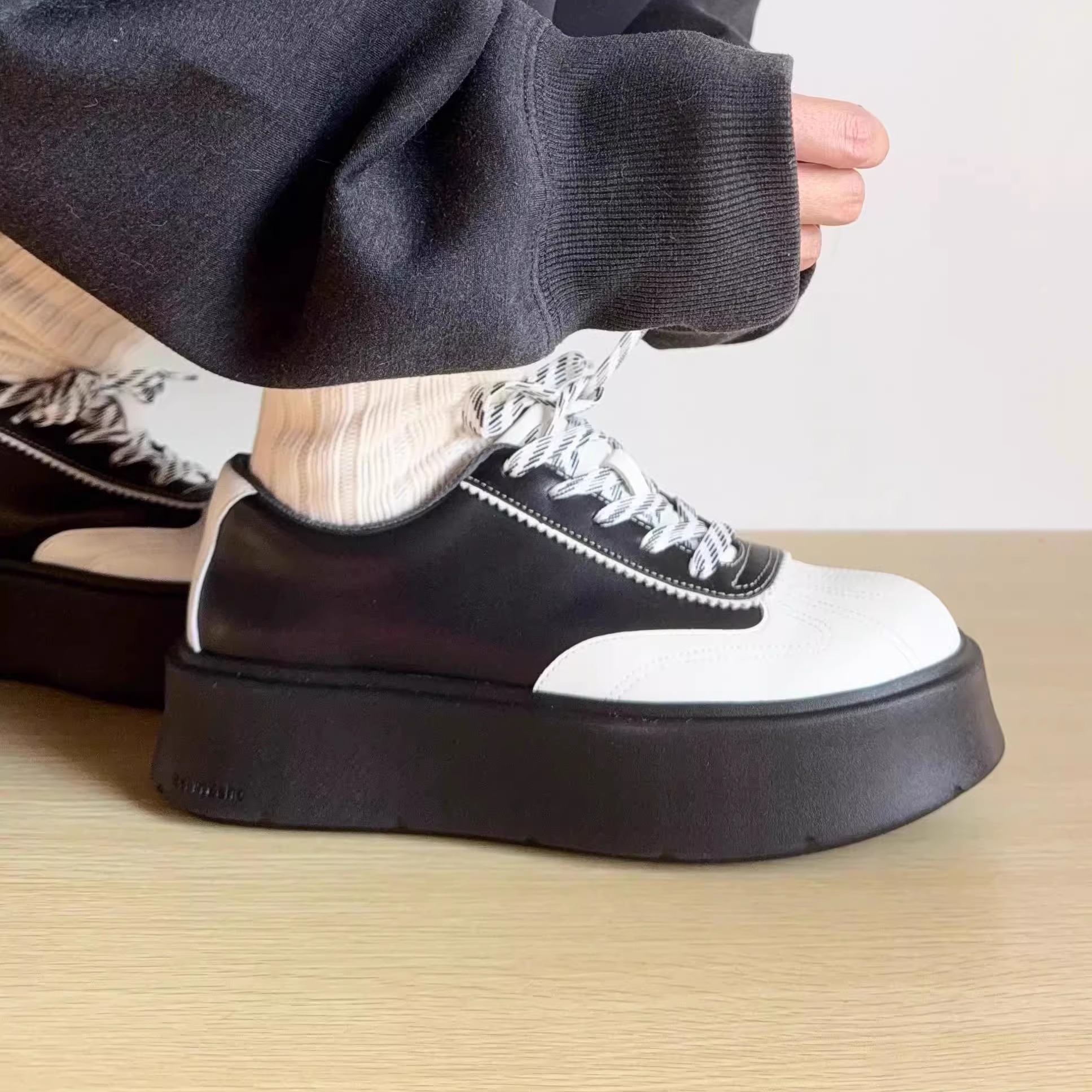 【折】lost in echo 新款真皮轻便休闲贝壳头厚底增高运动鞋女