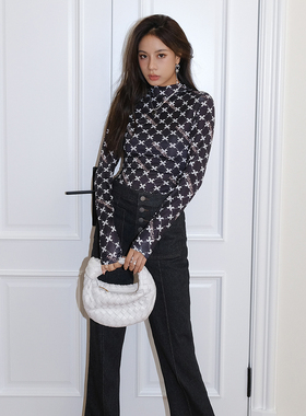 【折】HIGHLIGHT 印花logo打底上衣C/meo 高腰纽扣喇叭阔腿牛仔裤