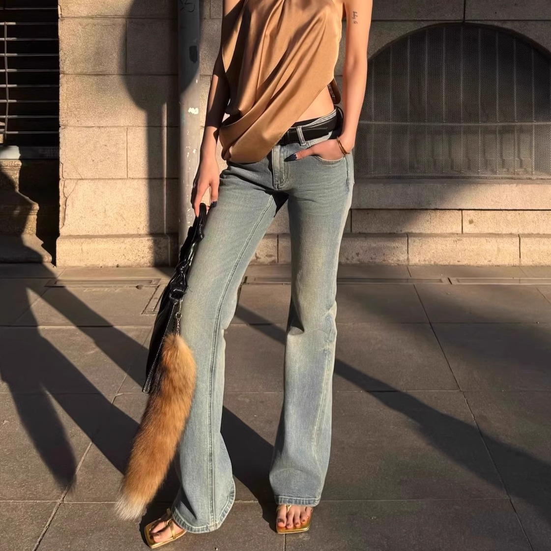 CNLEEWEI 25夏季 万能百搭 经典微喇修身显瘦牛仔裤