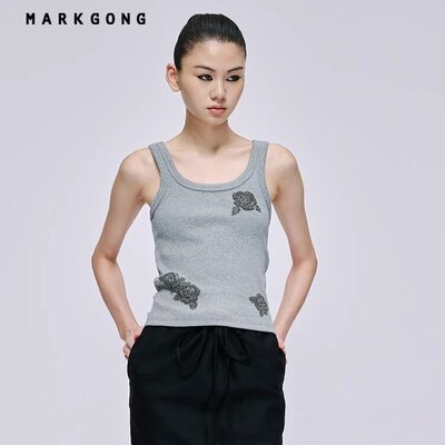 现货【清货折】MARKGONG时尚百搭灰色螺纹钉珠背心春装女装上衣