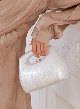 【折】Cult Gaia 2R美国品牌复古亚克力珍珠贝壳光泽mini手拿包