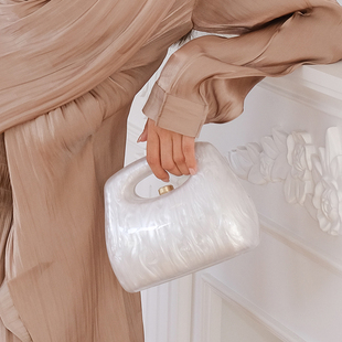 Gaia Cult 2R美国品牌复古亚克力珍珠贝壳光泽mini手拿包 折