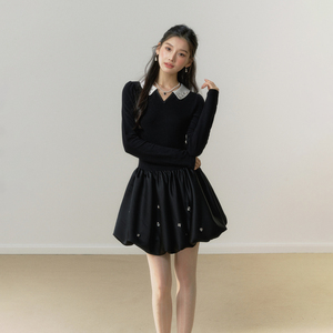 La Freedom 2024早秋 精致miu系翻领手工钉珠花苞连衣裙