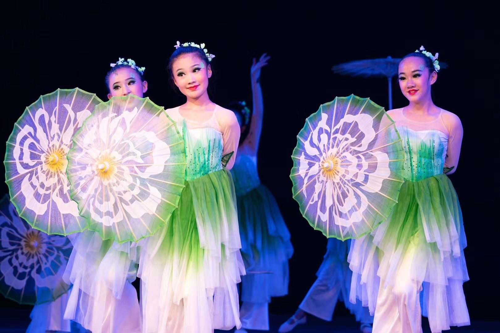 珍妮舞蹈茉莉花茉莉花开演出服古典舞伞舞好一朵茉莉花茉莉花伞