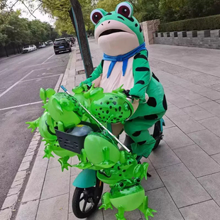 网红成人癞蛤蟆玩偶服青蛙卖崽表演人偶服装抖音摆摊充气服出租