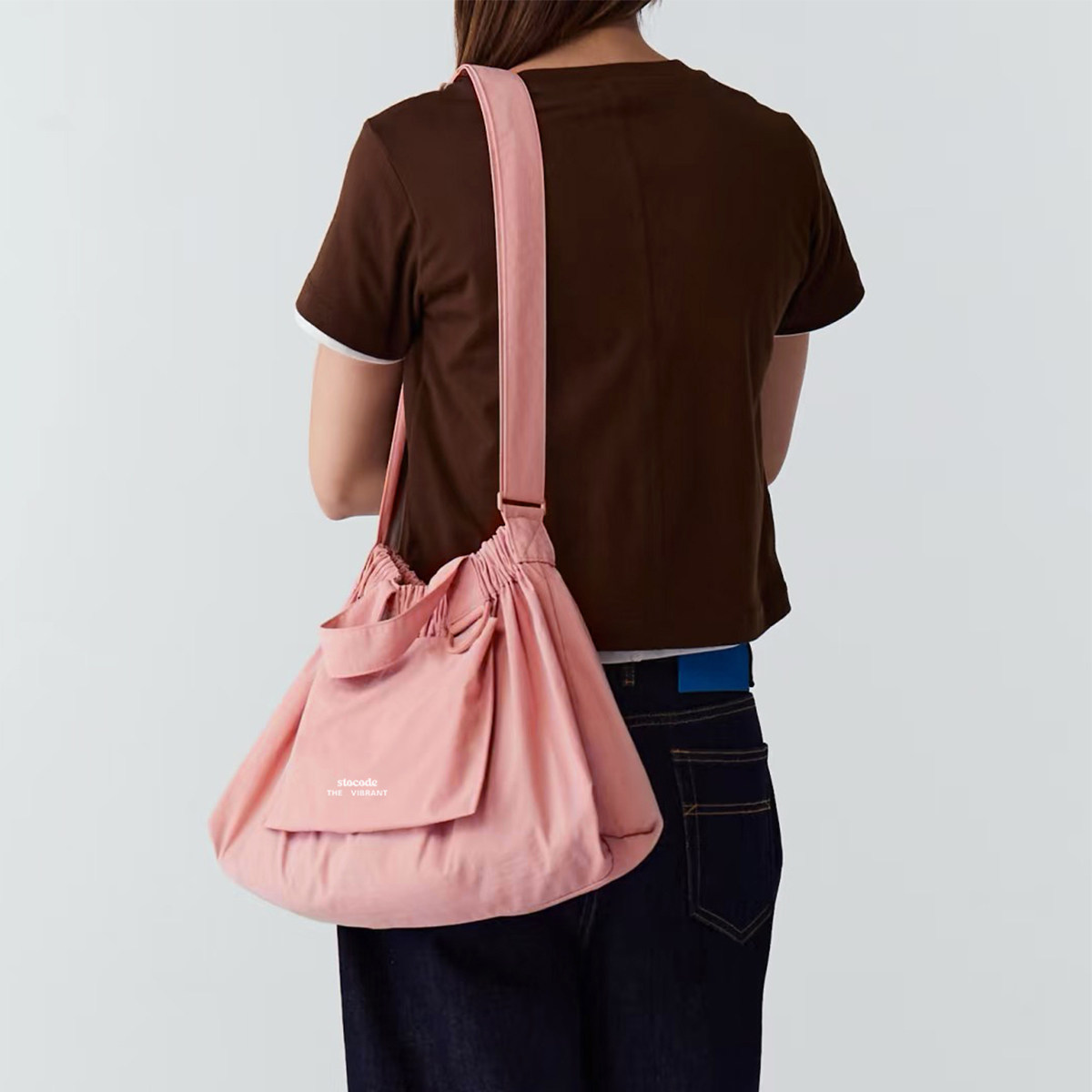 新加坡潮牌饺子包休闲斜挎手提包轻便迷你简约单肩帆布袋小众新款,箱包皮具/热销女包/男包,通用款女包,淘宝优惠券,粉丝福利购,淘宝优惠卷