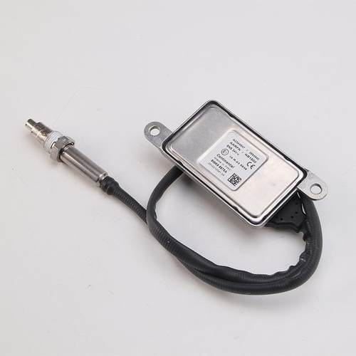 适用VOLVO氮氧汽车传感器2894940/5WK96675A康明斯汽车配件