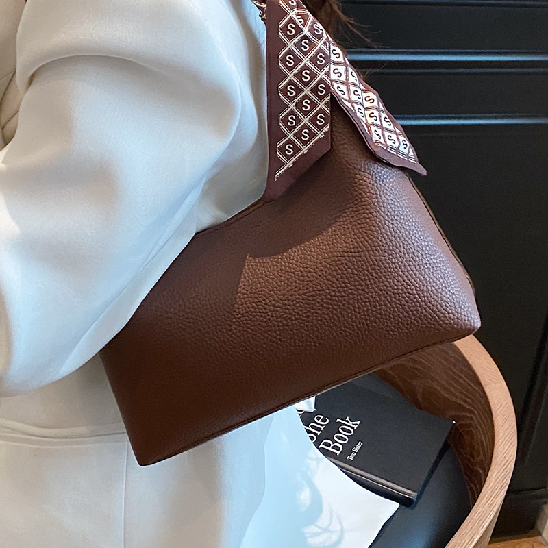 高级感洋气腋下包女2025秋季新款