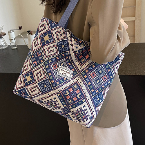 大容量通勤民族风包包