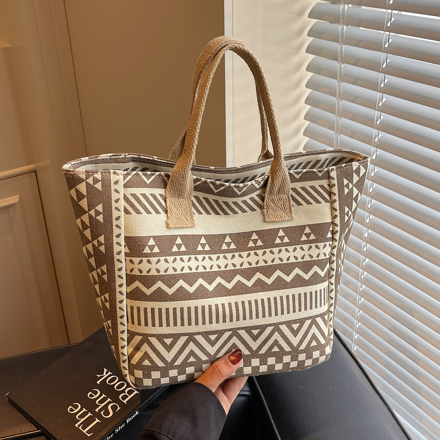 民族风几何图案帆布托特包2025新款手拎包时尚手提通勤轻便购物袋,箱包皮具/热销女包/男包,托特包,淘宝优惠券,粉丝福利购,淘宝优惠卷