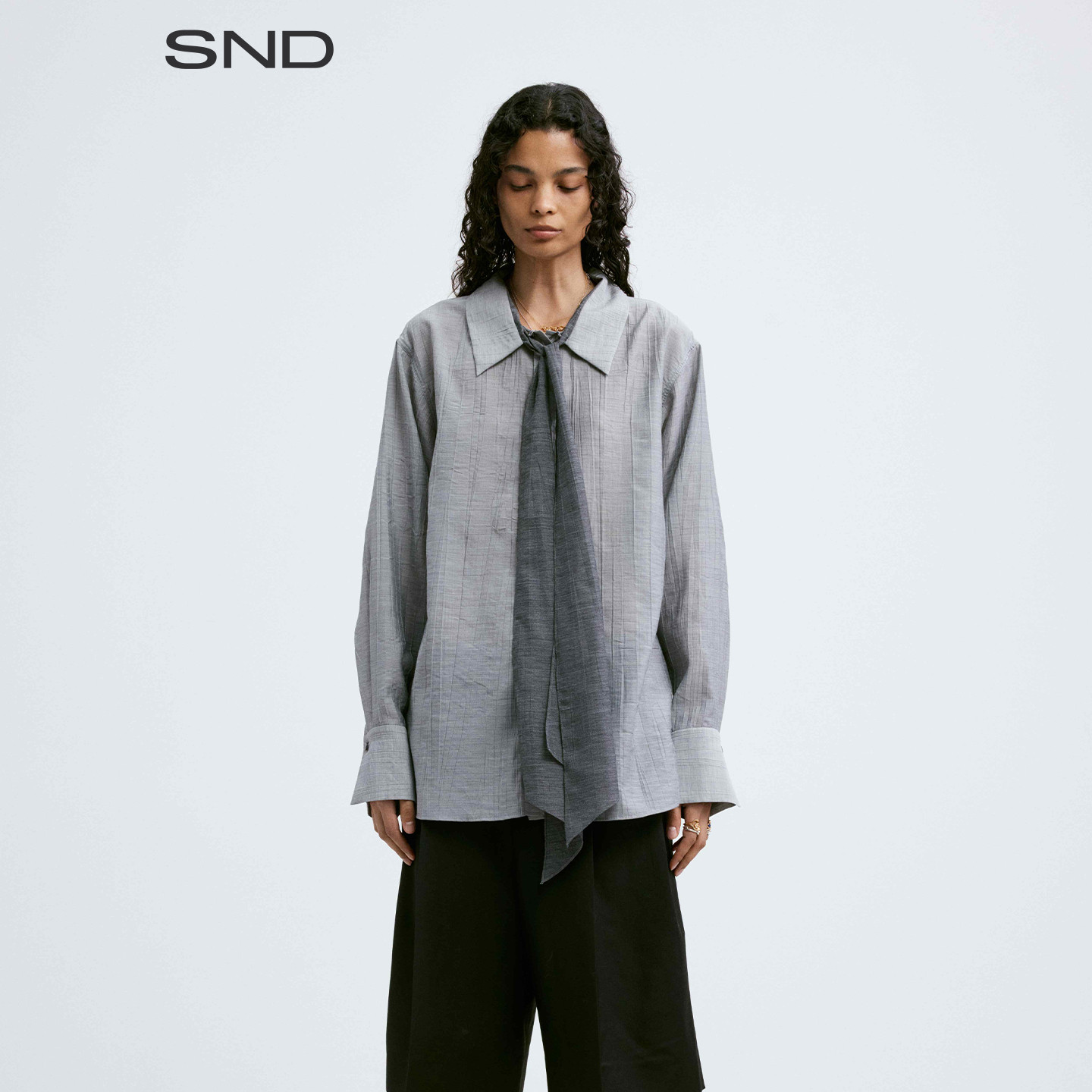 SNDPF26压褶色纺飘带衬衫图片