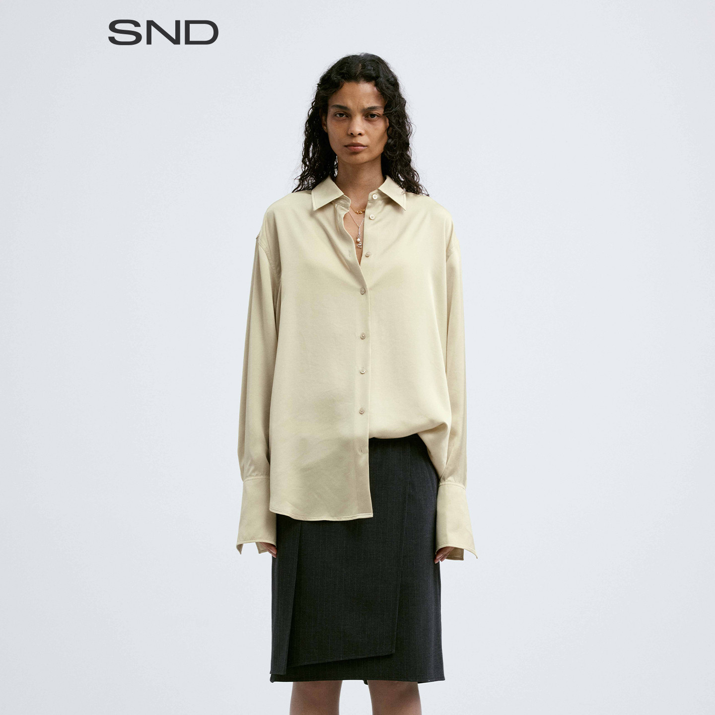 SND长期主义慵懒感光泽衬衫图片