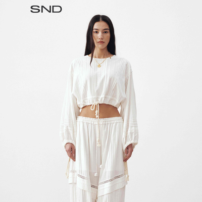 SNDSS26缀纹抽绳短款套头衫