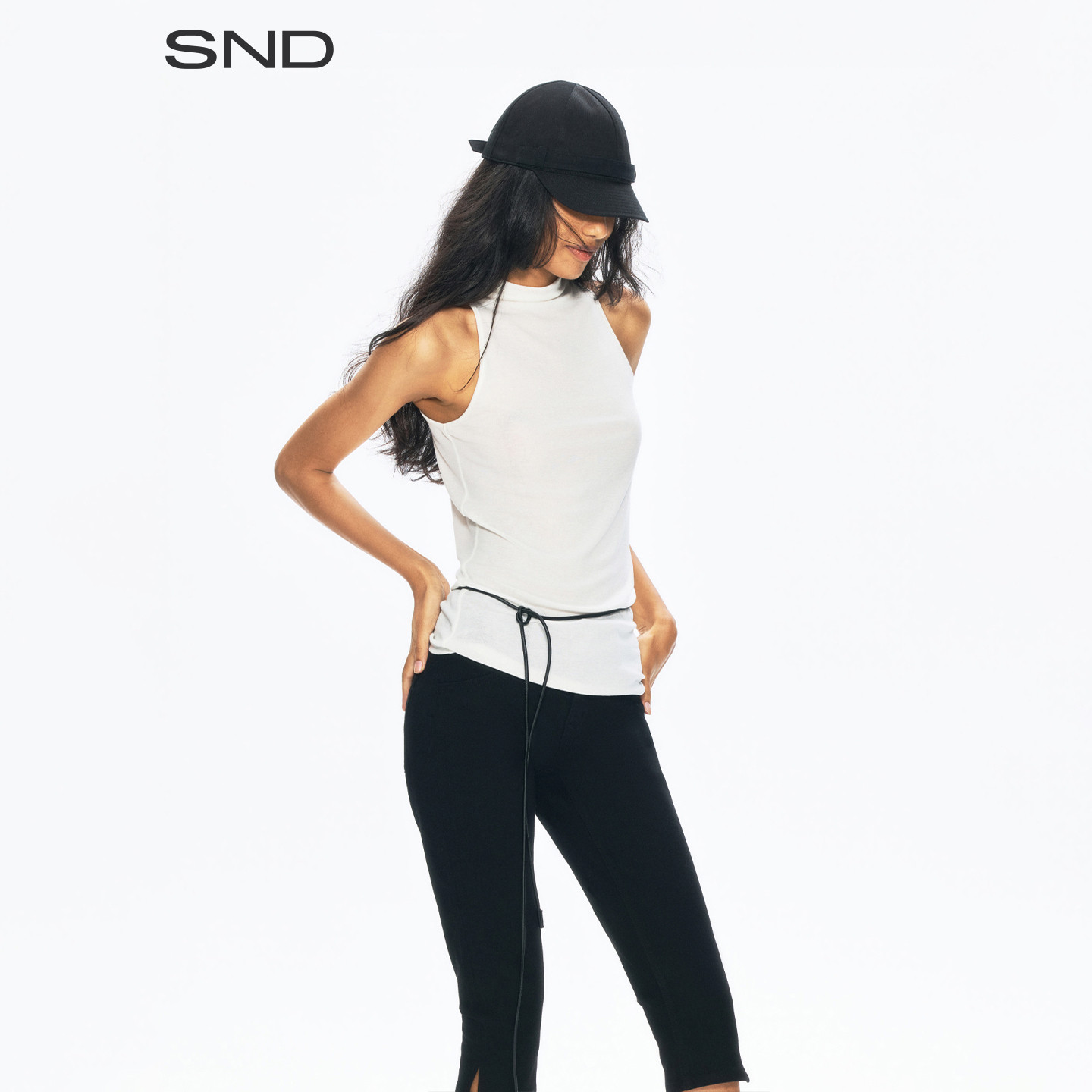 SNDAW26堆堆领挖肩修身背心图片