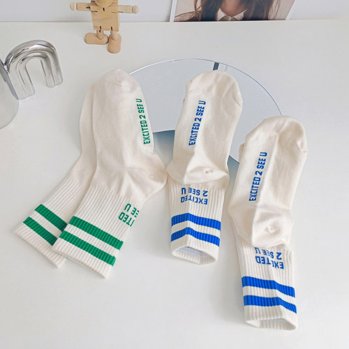 二条杠条纹学院风运动黑白中筒袜