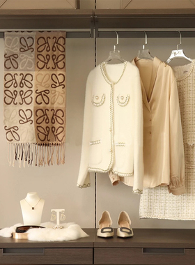 轻奢展厅样板间衣帽间女生小香风服饰首饰展示架搭配组合陈列摆件