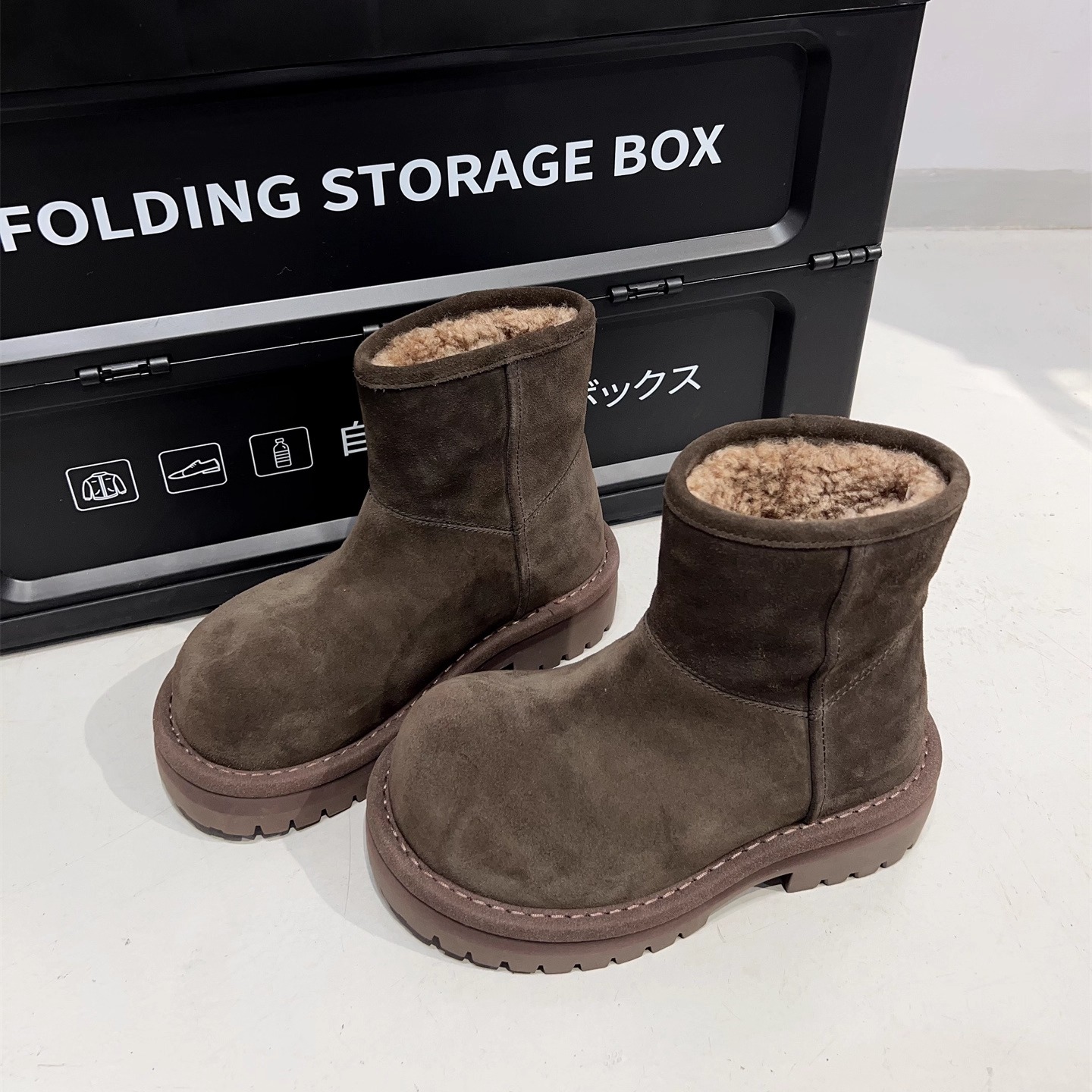 欧洲站马丁靴女2025冬季新款磨砂皮大圆头羊毛加厚保暖复古短筒靴