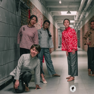 农民村姑民国服装丫鬟表演阿庆嫂70年代农村碎花儿童百姓演出舞台