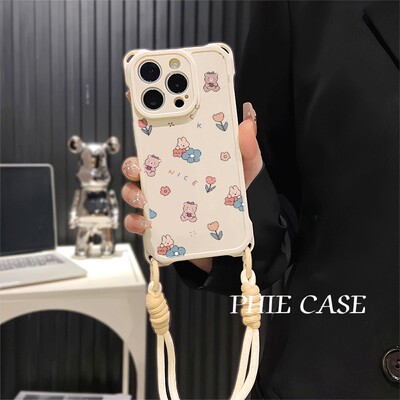 红米note14四角开孔苹果13斜挎手腕挂绳12ProMax适用荣耀400抱花小熊iPhone16防摔透明15手机壳软x100s少女心