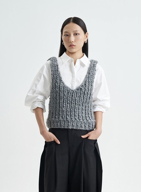 广州十三行DTWO秋季新款无袖针织马甲女装毛衣背心