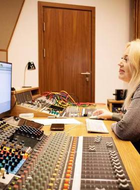 Looptrotter 调音台Master section+8channels定制款话放Eq、压缩