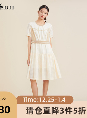 谜底2022夏季新款钻石贴布印花圆领收腰显瘦短袖连衣裙222ML0628