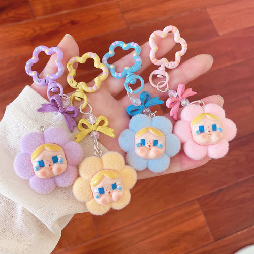 卡通植绒哭娃钥匙扣小花花可爱公仔挂件少女心学生包包精致挂饰