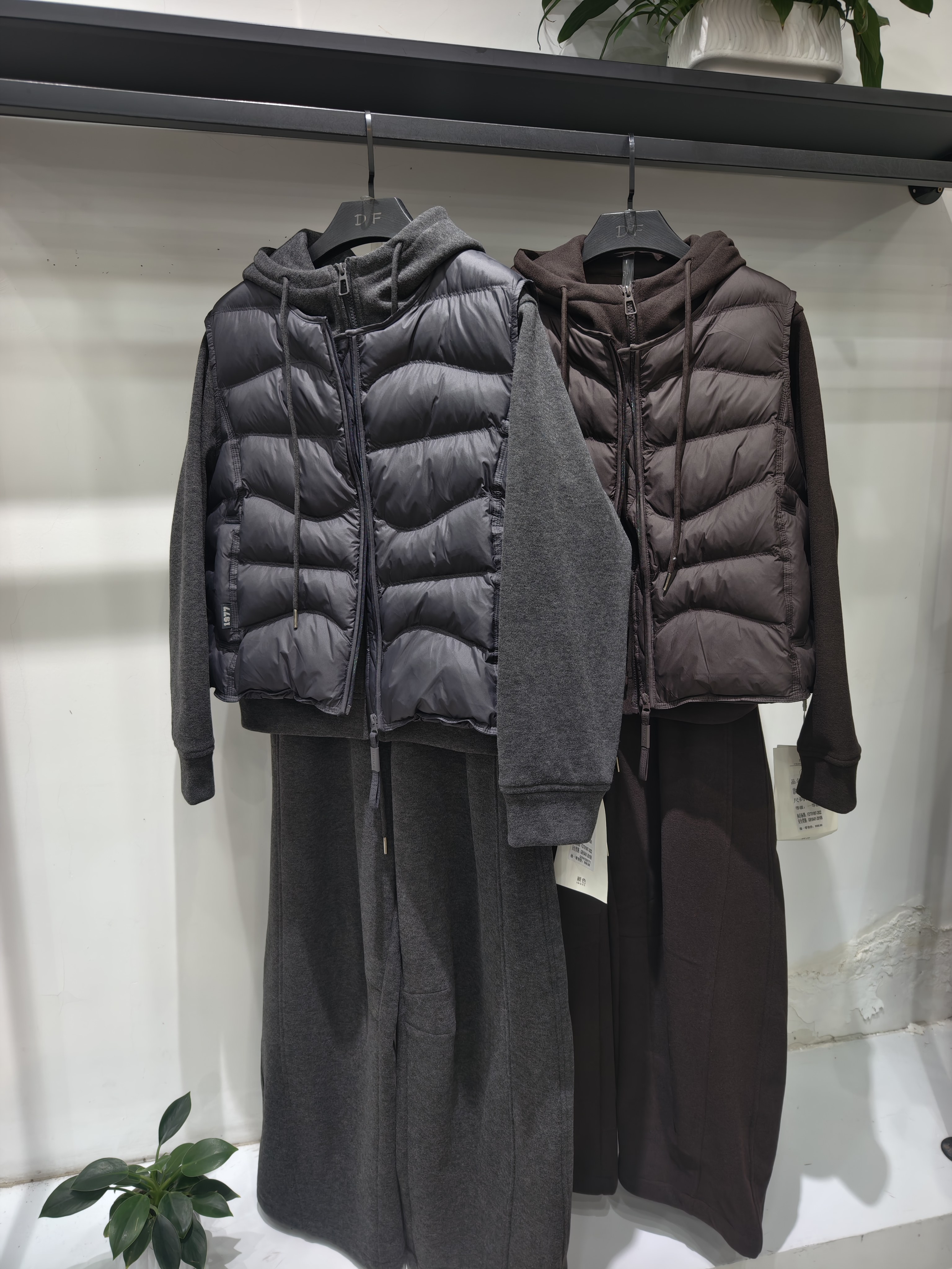 2026冬季新品洋气设计感石墨烯云绒马甲+连帽加厚拉链卫衣+阔腿裤