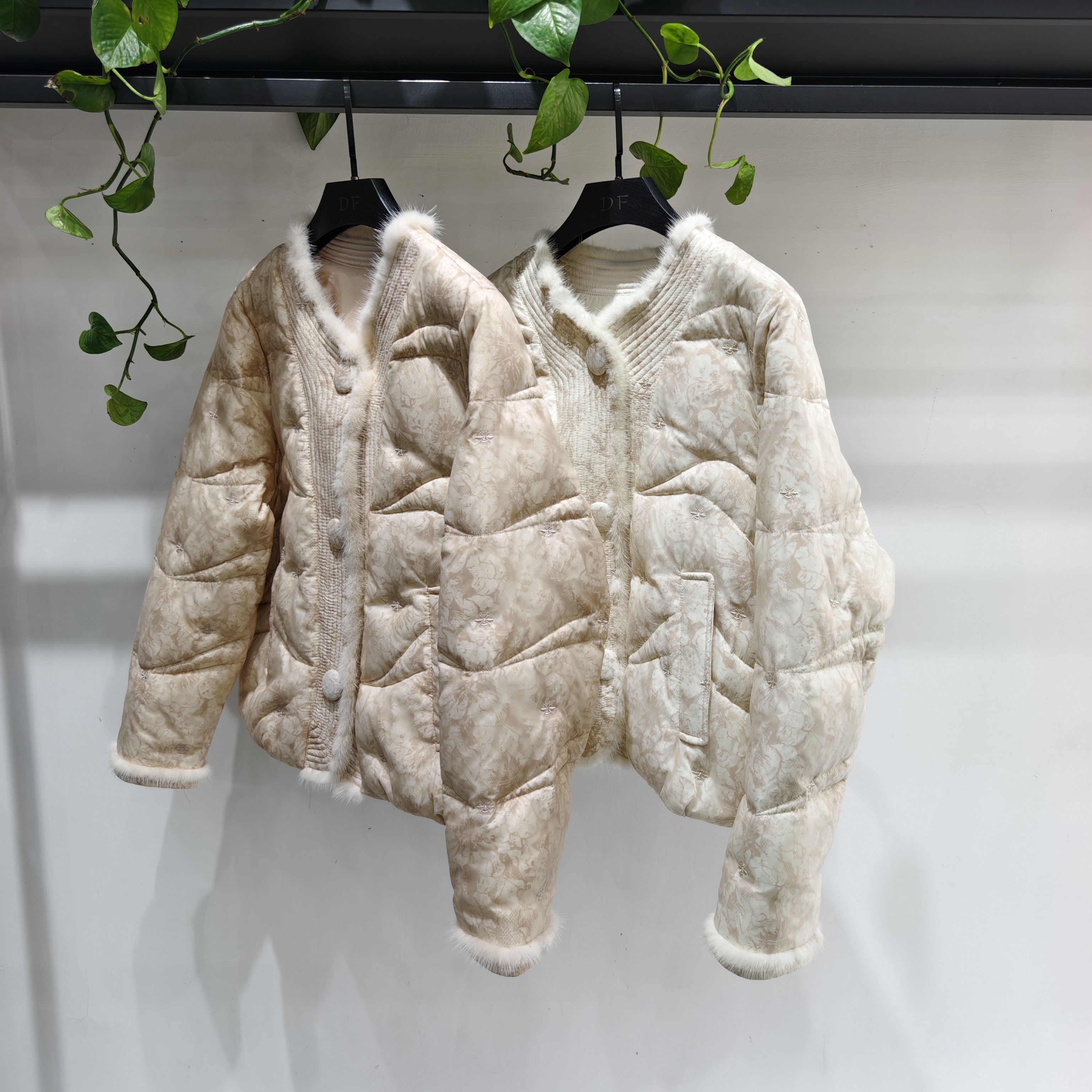 90绒水貂毛羽绒服女国风上衣2025冬季新款轻奢新中式白鸭绒短外套,女装/女士精品,短外套,淘宝优惠券,粉丝福利购,淘宝优惠卷