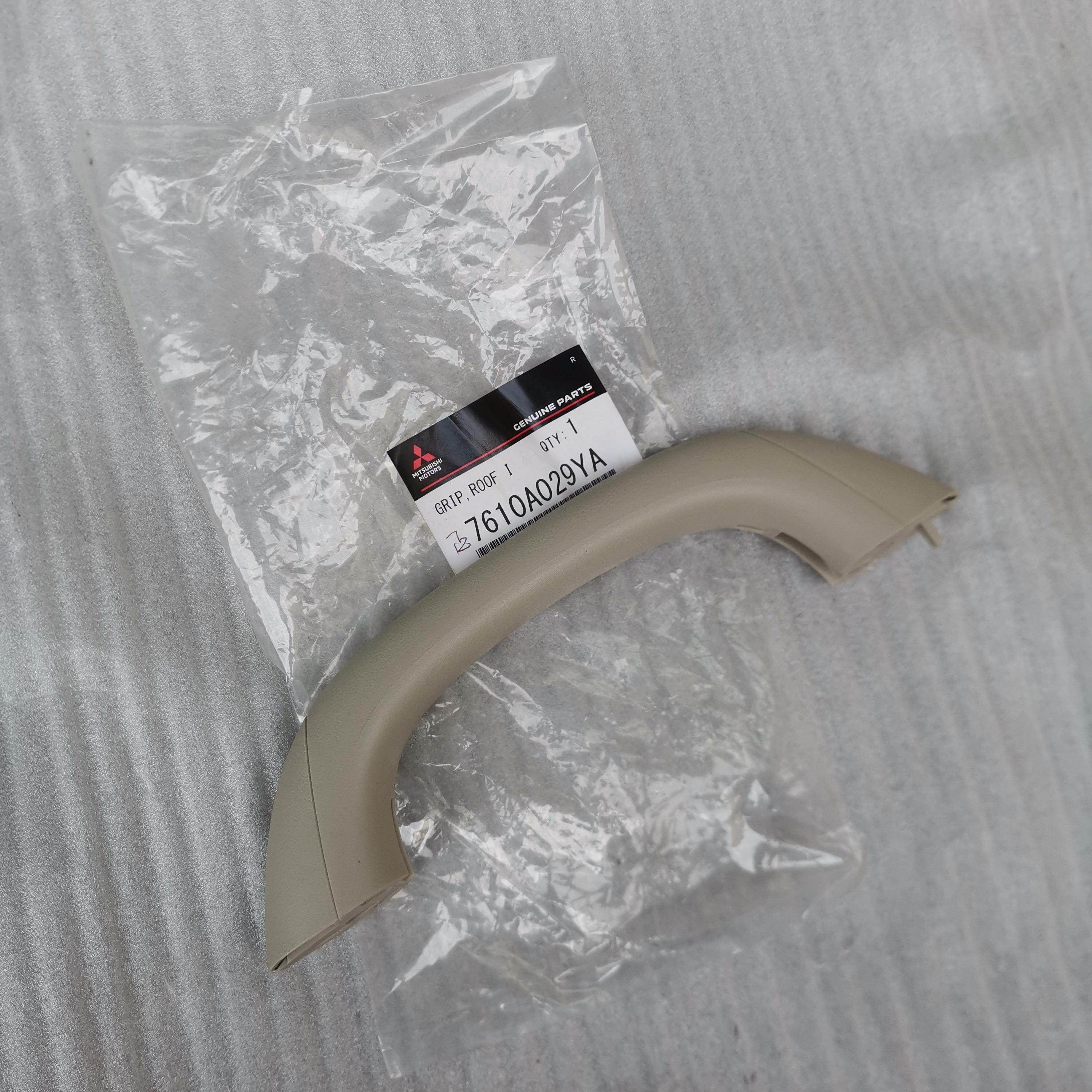 适用于三菱帕杰罗V93V97尾门内拉手后门内饰板扶手后备箱门把手