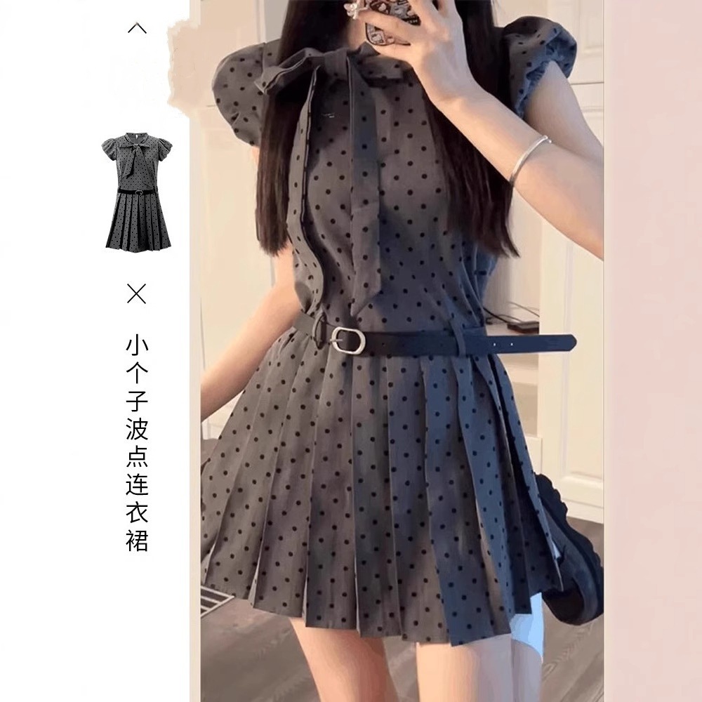 小个子灰色波点连衣裙子女夏季2025新款miu系穿搭收腰a字百褶短裙