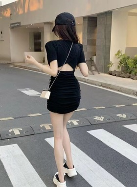 黑色短袖连衣裙女2024年夏季新款设计感镂空气质高腰显瘦包臀短裙