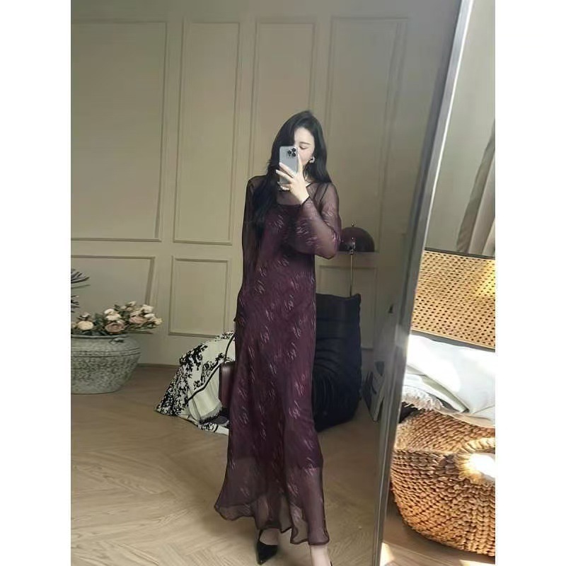 法式气质碎花长袖连衣裙女2025早秋新款修身性感吊带包臀长裙套装