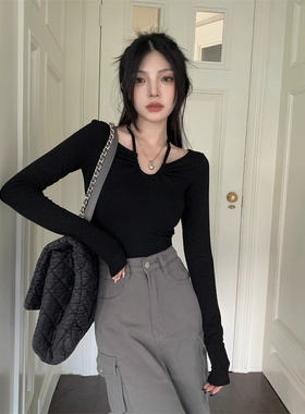 黑色设计感小众辣妹短款上衣女春秋冬季内搭打底衫v领挂脖长袖t恤