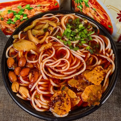 谢师傅青树坪米粉红油速食米粉