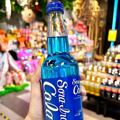 齐藤蓝色可乐樱花版可乐混拼330ml玻璃瓶装海盐汽水碳酸饮料