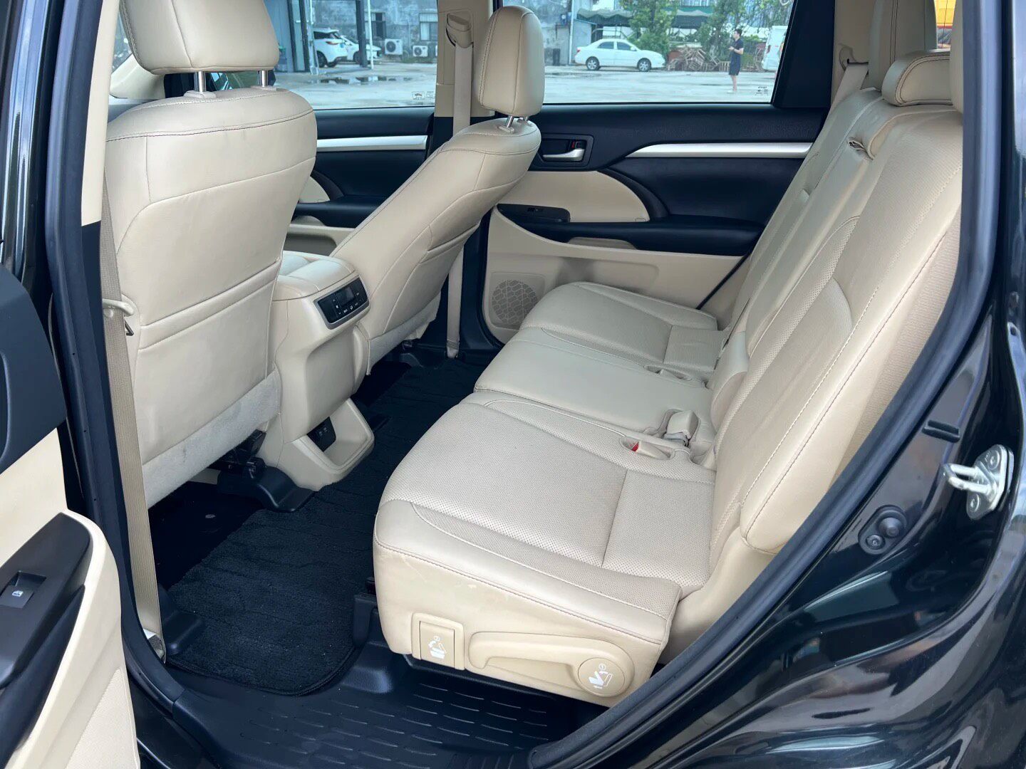 7 seater SUV for export photo