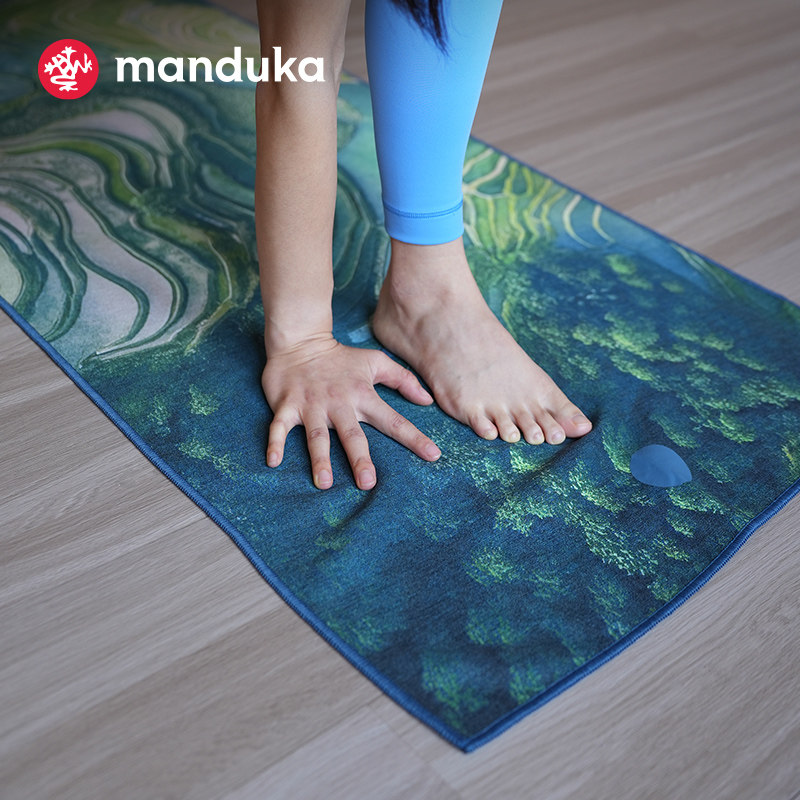 Manduka yogitoes吸汗防滑铺巾环保隔脏瑜伽垫布阿汤热瑜伽巾便携