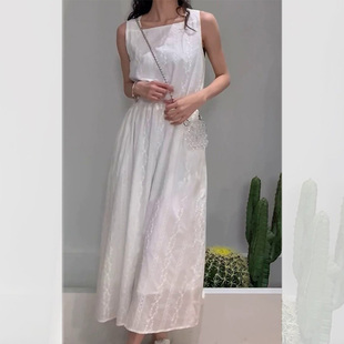 一字领背心连衣裙女高级感清冷风绣花抽绳收腰显瘦纯色白色长裙子