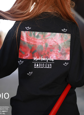 RADIO EVA官网新款联名男女同款秋冬动漫无帽圆领卫衣潮流长袖T恤